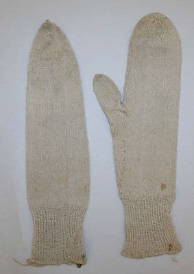 Cream Hand-Knitted Wool Mittens