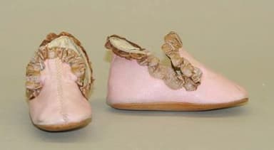 Pale Pink Silk Satin Pointed-Toe Evening Slippers