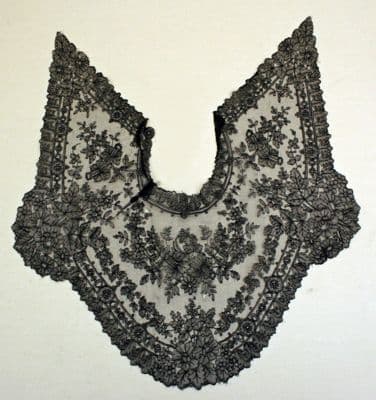 Black Silk Lace Detachable Collar with Floral Motifs