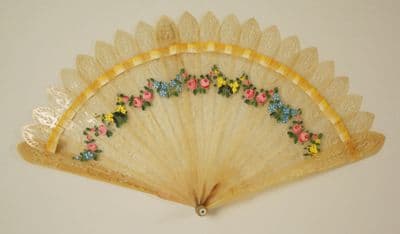 Cream Silk Folding Fan with Horn Sticks