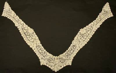 Cream Linen Bobbin Lace V-Shaped Lappet Collar
