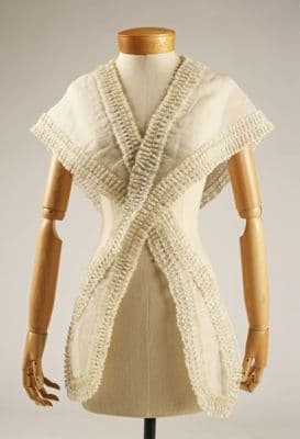 Cream Cotton Muslin Triangular Fichu with Lace