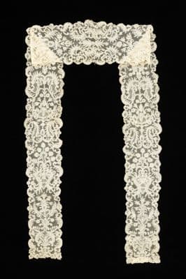 Cream Linen Lace Lappet Head Covering