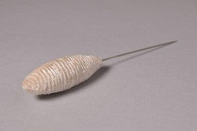Plastic hat pin, possibly made by F. Beck, Great Britain, 1940-1960