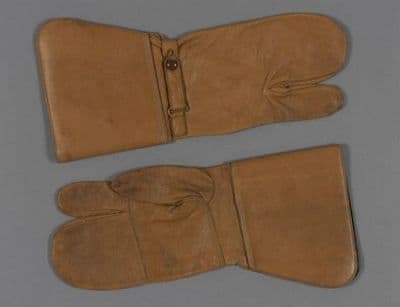 Brown Leather Three-Fingered Gloves