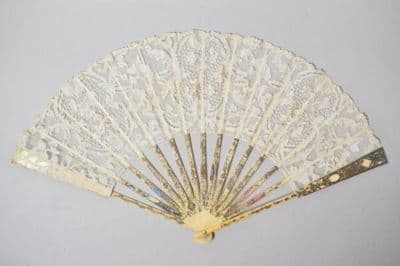 Ivory Alençon Lace Folding Fan