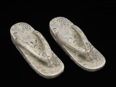 Cream Silver Floral Woven Zori Sandals