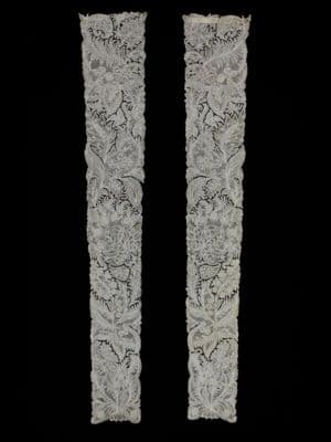 Ivory Linen Bobbin Lace Brussels Lappets