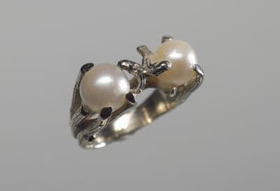 Gold Cocktail Ring with Cultured Pearls