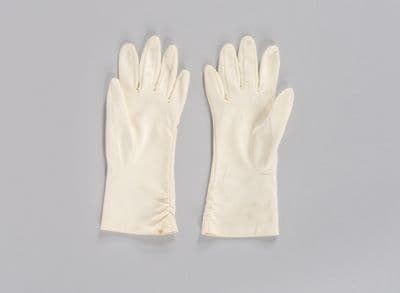 Cream Cotton Blend Short Knit Gloves