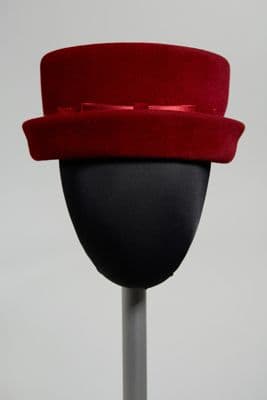 Red hat with two bows