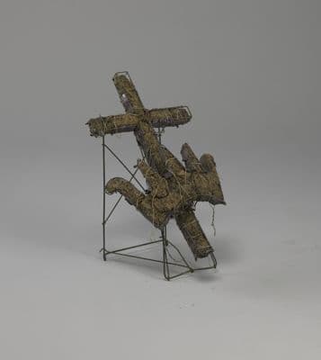 Wire Frame Crown Cross Millinery Stand