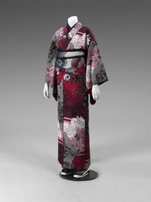 Kimono, crêpe silk (<i>chirimen</i>), stencil paste-resist dyeing (<i>katazome</i>) and freehand paste-resist dyeing (<i>yūzen</i>), by Jotaro Saito, Kyoto, 2019