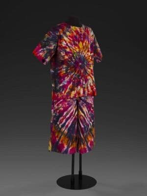 Tie-Dyed Cotton T-Shirt and Cropped Trousers