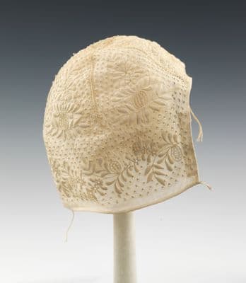 Embroidered Cream Linen Close-Fitting Cap