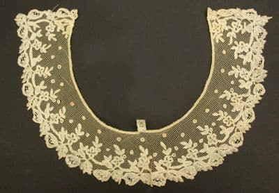 Cream Bobbin Lace Detachable Collar with Floral Pattern